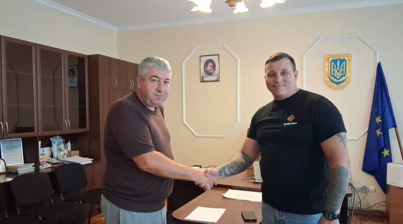 Начальник Березівської РДА Віталій Лабуш підписав меморандум про співпрацю з ГО «Добробат Начальник Березівської РДА Віталій Лабуш підписав меморандум про співпрацю з ГО «Добробат